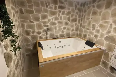 Image de Cocon détente & Jacuzzi(Balnéo)
