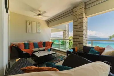 Image de Modern 2-Bedroom Oceanview Apartment – Playa Alicia