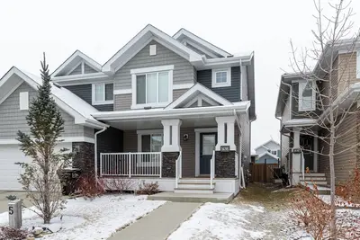 Image de Welcoming 3-bedroom house in Edmonton perfect for your stay