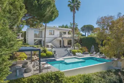 Image de Magnifique villa moderne avec grande piscine