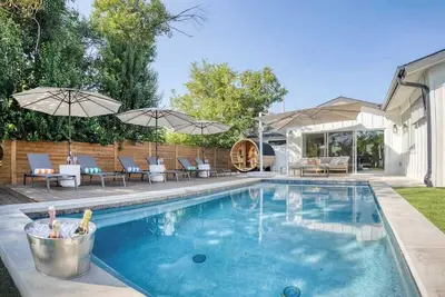 Image de Wellness Retreat 5br Villa w/ Pool, Sauna, hot tub
