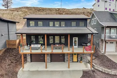 Image de Solace | Beach Access | Hot Tub | Fire Pit | Pets