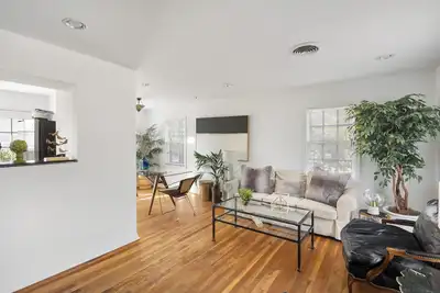 Image de Cozy 2-bedroom White Rock Lake Cottage, 10 Min to Downtown Dallas