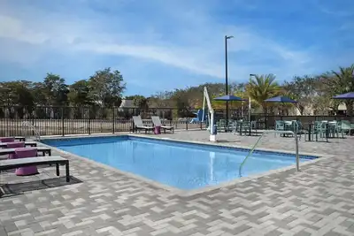 Image de 2 Spacious Studio Suites w/ Kitchenette l Outdoor Pool & Free Breakfast