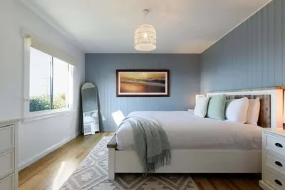 Image de Coastal Retreat w/ Deck and Family Rooms