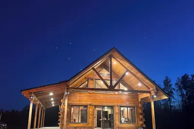 Image de The Timber Haus- A True Log Cabin Retreat for Adventure, Trails & Relaxation
