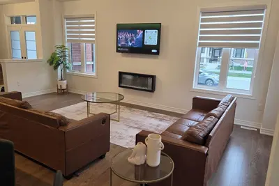 Image de Warm & Stylish 4br Townhouse near Thermea Spa. close to 412 and 401.