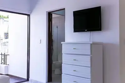 Image de Centrally Located Suite With Full Kitchen