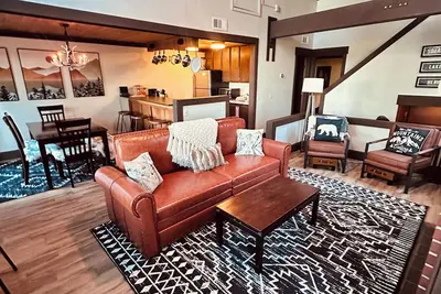Image de Blue Bear Haus - biking/hiking trails from condo, walking distance ski resort