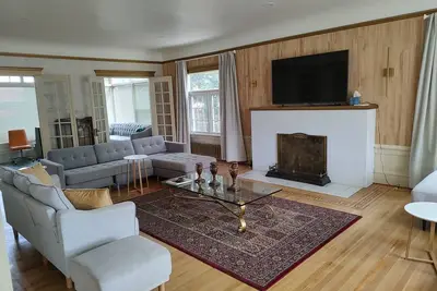 Image de Spacious 4-Bed/3. 5 Bath house in Stockton Peaceful Area near hospitals/schools