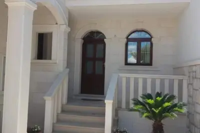 Image de Appartement de deux chambres avec le balcon Supetar, Brac (A-18307-c)