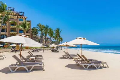 Image de Your Riviera Reset: 2br Suite at Villa La Estancia Resort