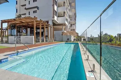 Image de Luxury Lakeview 3br Escape