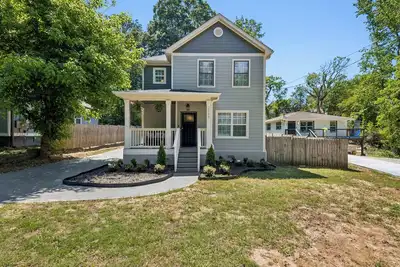 Image de World Cup Stay • Modern 4br/2. 5 Bath Near Stadium • Parking • Perfect for Groups
