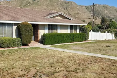 Image de < 1 Mi to Uc Riverside! Extended Base for Families