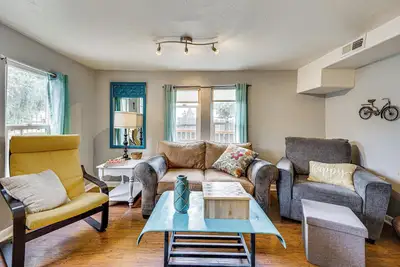 Image de Walk to Park, Trails & Pub! Palmer Lake Cottage