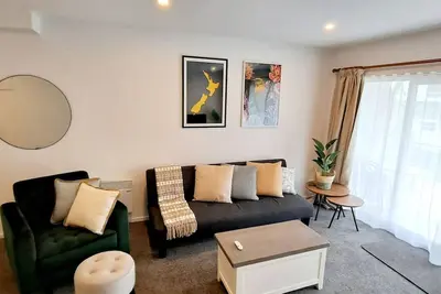 Image de Smart Stay: Modern Apt w/ Free Parking, Near Uni