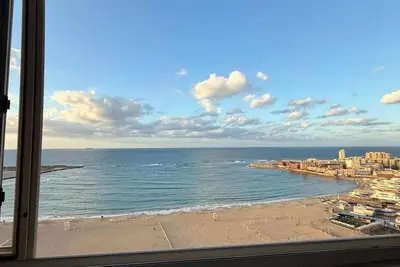 Image de Stunning Sea View Apartment | Prime Location & Cozy Stay