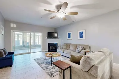 Image de Summerlyn Condo w/shared pool, patio, W/D and free Wifi