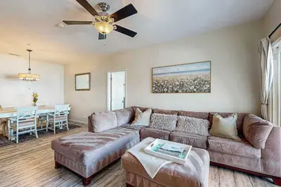 Image de Villas at Bay Crossing dog-friendly condo with pool, balcony, water views, & W/D