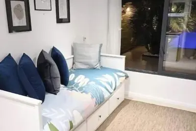 Image de Studio cosy en villa – Accès facile Tram, Aéroport & Stade