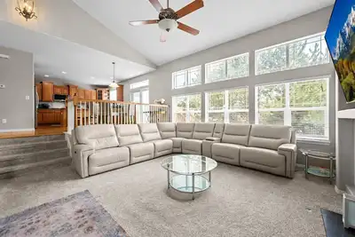 Image de New Listing! Beacon Point | Aurora Reservoir | Outdoor Living at its Best