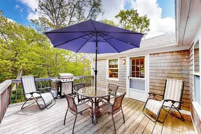 Image de Dog-Friendly Home w/Yard, Deck, Free WiFi, New Gas Grill - Walk to the Beach