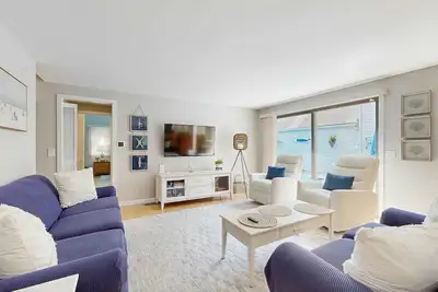 Image de Golf course-front townhouse with private heated pool & poolside patio