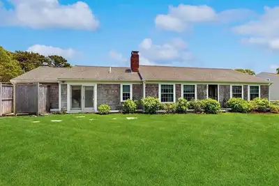 Image de Home near beach & tennis/basketball court with firepit, grill, & patio
