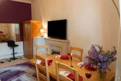 Image de Pet-Friendly 2-Bed Suite | Sleeps 7 | Free Parking