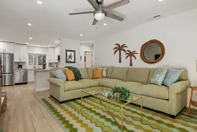 Image de Coastal Palms - Walkable to Lower Village