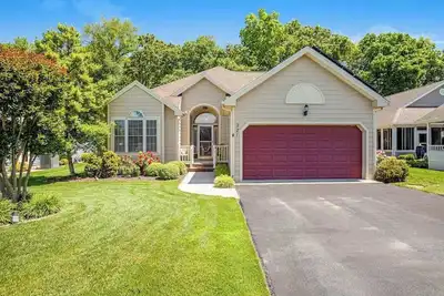 Image de Lovely dog-friendly home with tennis, fast WiFi, deck, grill & W/D