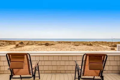Image de Dog-friendly oceanfront escape at Lewes with fast WiFi & Ac - right on the beach