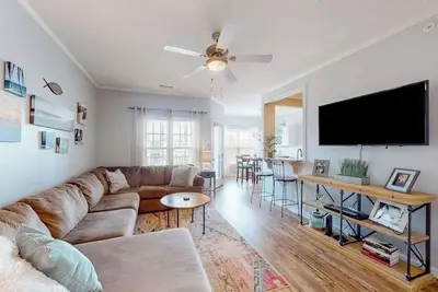 Image de Beautiful condo near ocean with pool, fast WiFi, central Ac & washer/dryer