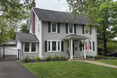 Image de Historic center hall colonial. Close to Philly and the shore