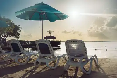 Image de Two Bedroom Cottage on Water with Breakfast Included, Beach & Boat Slip Access