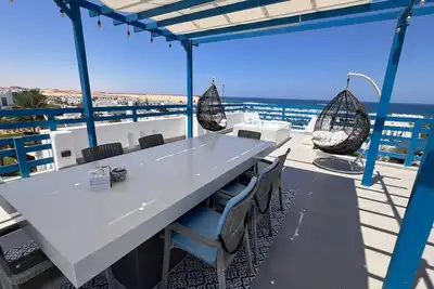 Image de Spacious 3br Apartment w Rooftop Terrace&Jacuzzi