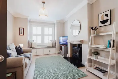 Image de Salterns House by Lil Blu Stays