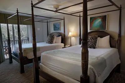 Image de 2 Queen Beds + Private Balcony
