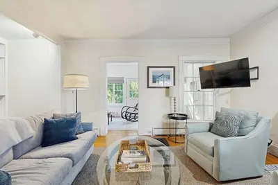 Image de Historic home steps from the harbor with enclosed porches & gorgeous deck