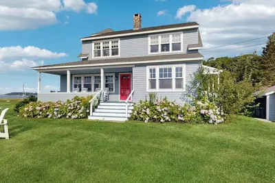 Image de Oceanfront home incredible ocean views, deck & location