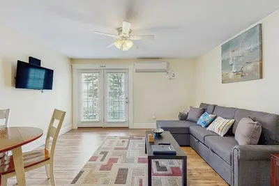 Image de New Condo w/Water-View Deck in Edgecomb