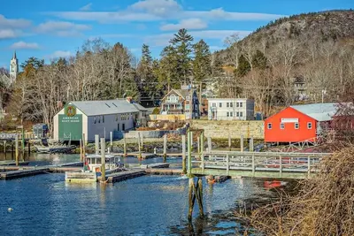 Image de Waterfront Duplex, walkable, harbor views, Ac, dog friendly
