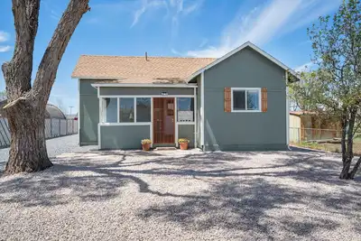 Image de Walk To Everything, Remodeled, Beautiful Neighborhood, Large Yard, And Fenced!