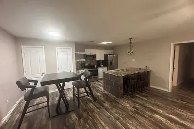 Image de Spacious 5-bedroom house near Acu