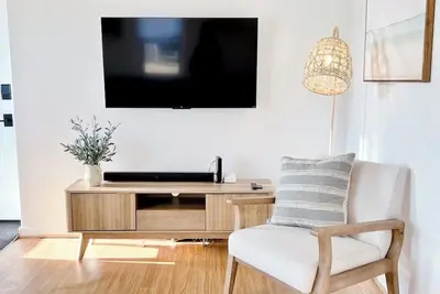 Image de Stylish Cape Cod Cottage 1 mile from Beach, Close to Restaurants!