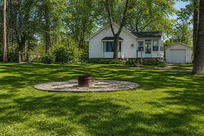 Image de Serenity Stay: A cottage on the lake