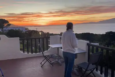 Image de Haut de villa T3  avec vue sur le Golf d Ajaccio et accès crique 4 mn à pied …