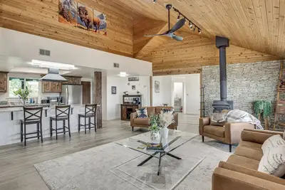 Image de On-Site Creek + Views: Grand Mesa Getaway!