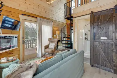 Image de Handcrafted Tiny Home, Near Dtwn Boone